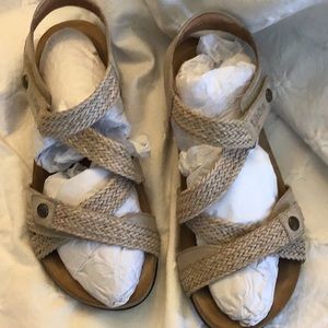 Taos Sandals size 5.5